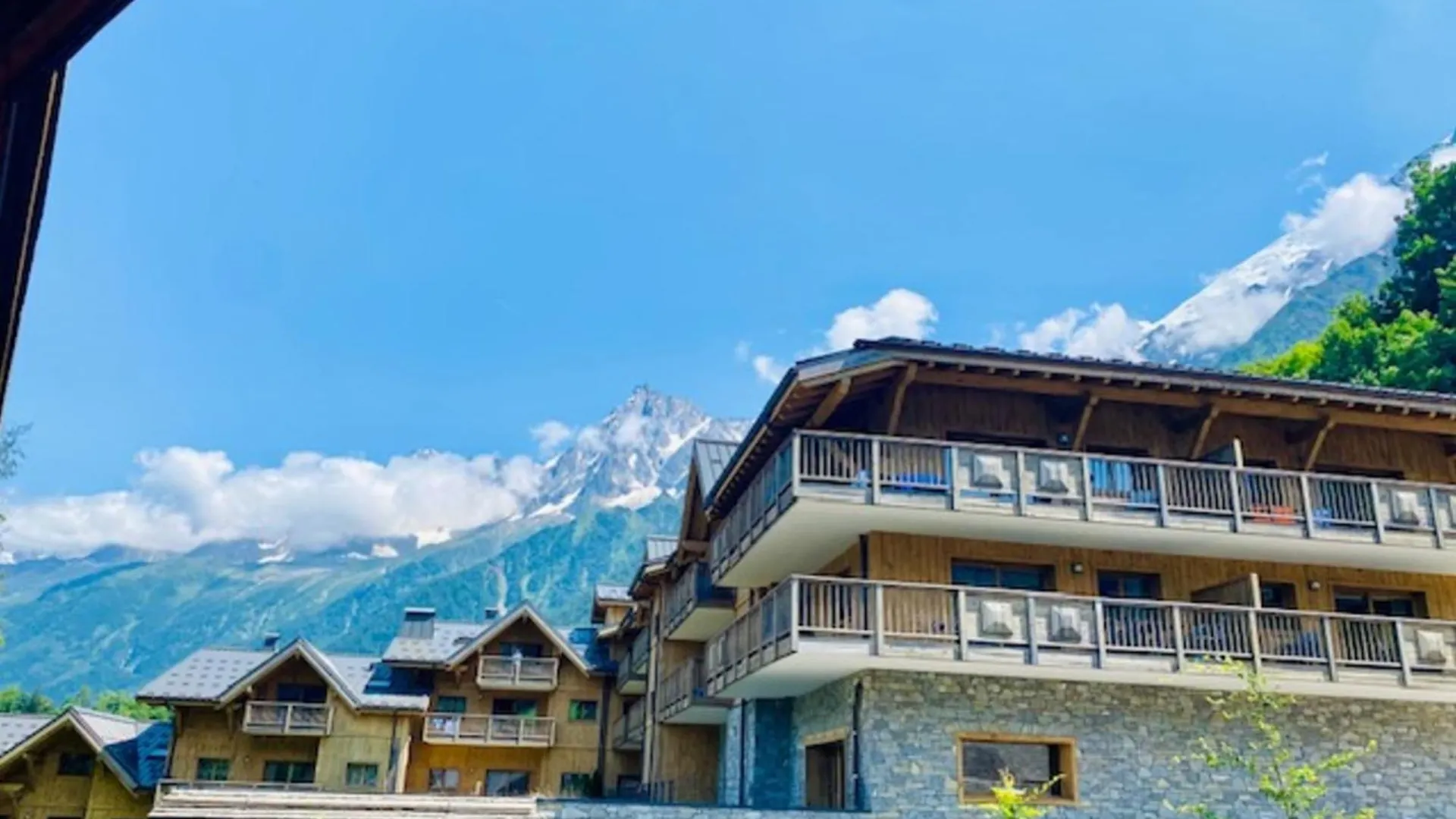 Slopes Of Les Houches 25 M With Balcony Apartment